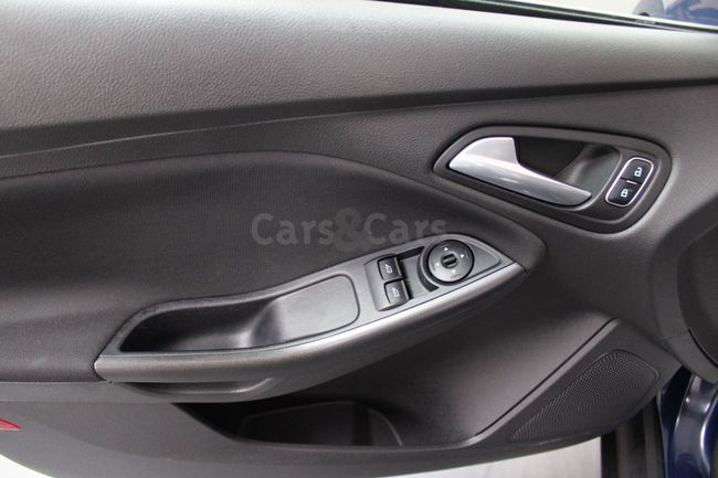 Foto 30 del coche Ford Focus 1.0 EB Trend 100 - 6784KJV de segunda mano en Madrid