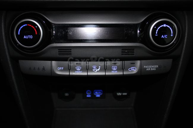 Foto 8 del coche Hyundai Kona 1.0 TGDI Klass 4x2  - 1820KWG de segunda mano en Madrid