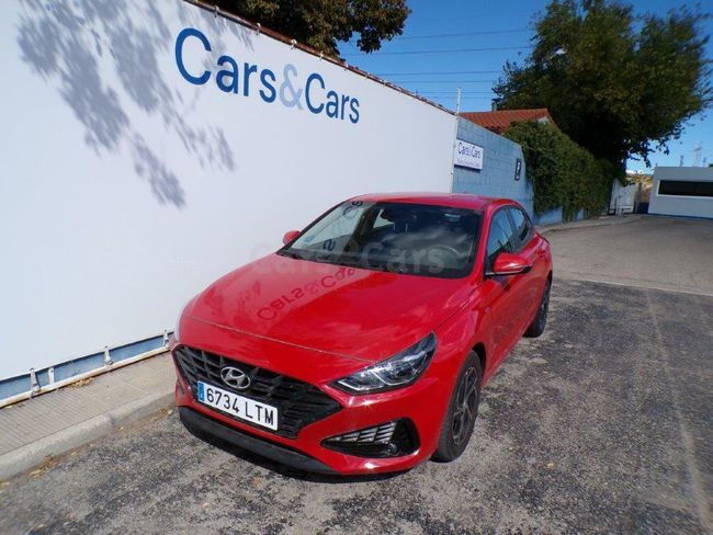 Foto 2 del coche Hyundai i30 Fastback  1.0 TGDI Klass 48V 120  - 6734LTM de segunda mano en Madrid