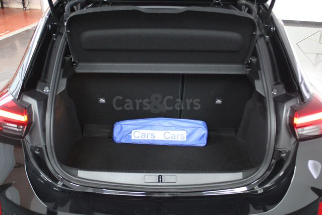 Foto 21 del coche Opel Corsa 1.2T XHL S/S GS 100  - 0622MRG de segunda mano en Madrid