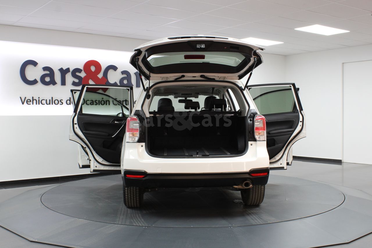 Foto 27 del anuncio Subaru Forester 2.0i Executive CVT - E 8011 LBD de segunda mano en Madrid