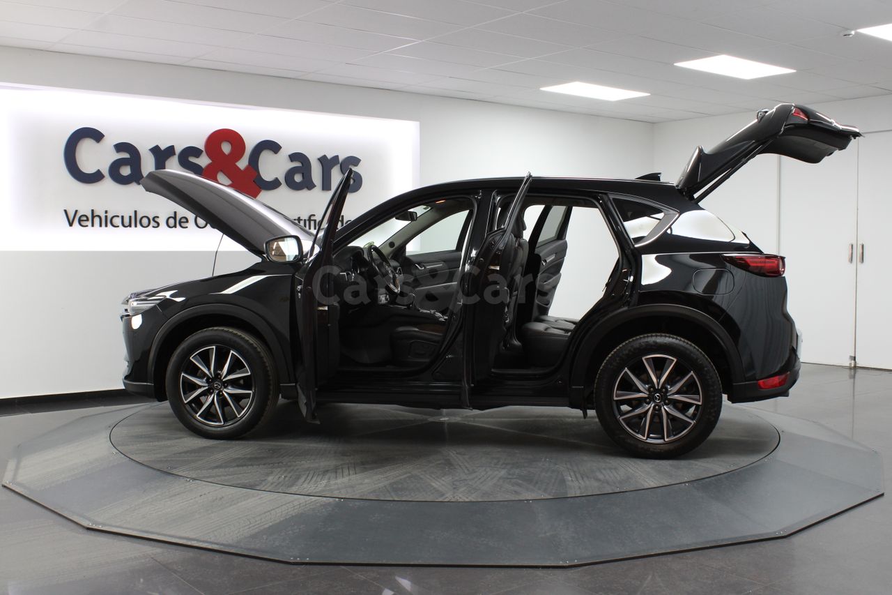 Foto 23 del anuncio Mazda CX-5 2.0 Zenith Black 165CV - E 8432 KSK de segunda mano en Madrid