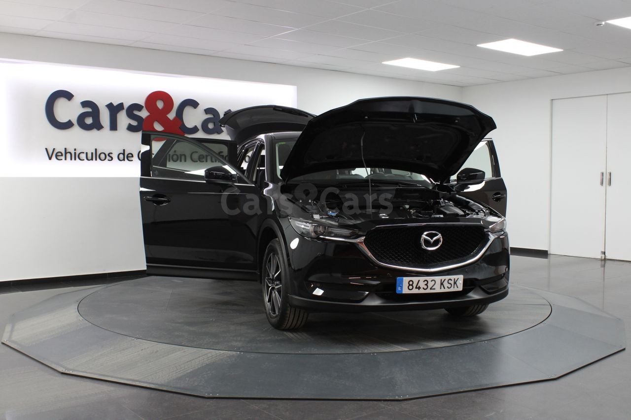 Foto 15 del anuncio Mazda CX-5 2.0 Zenith Black 165CV - E 8432 KSK de segunda mano en Madrid