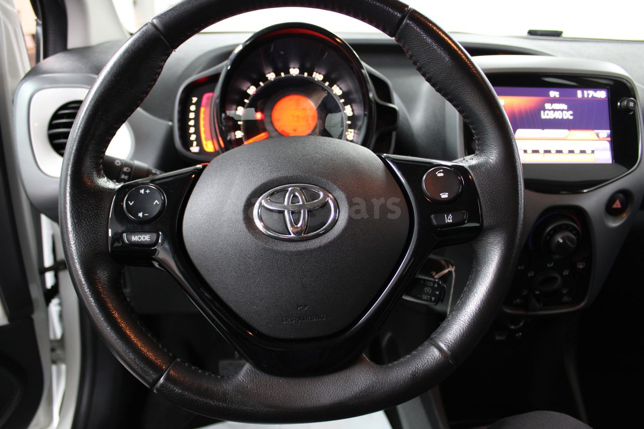 Foto 26 del anuncio Toyota Aygo 70 x-play - E 3326 KRN de segunda mano en Madrid