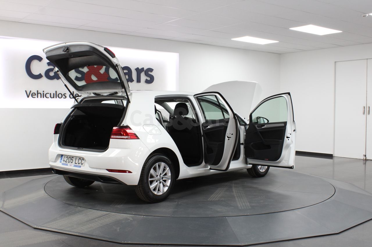 Foto 19 del anuncio Volkswagen Golf 1.6TDI Ready2GO 85kW - E 4205 LCC de segunda mano en Madrid