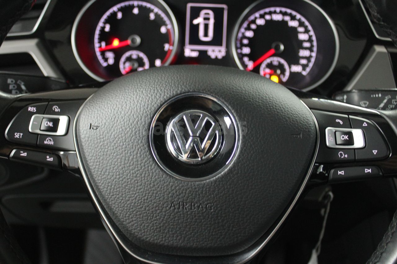 Foto 27 del anuncio Volkswagen Touran 1.2 TSI BMT Edition 81k - E 1721 KMS de segunda mano en Madrid