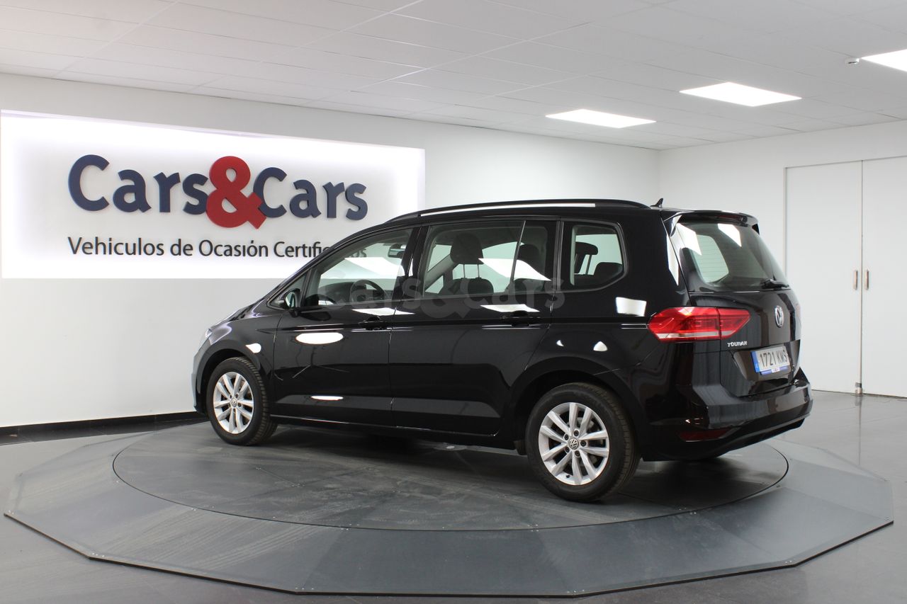 Foto 10 del anuncio Volkswagen Touran 1.2 TSI BMT Edition 81k - E 1721 KMS de segunda mano en Madrid