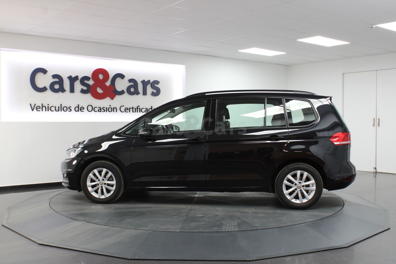 Foto 11 del anuncio Volkswagen Touran 1.2 TSI BMT Edition 81k - E 1721 KMS de segunda mano en Madrid