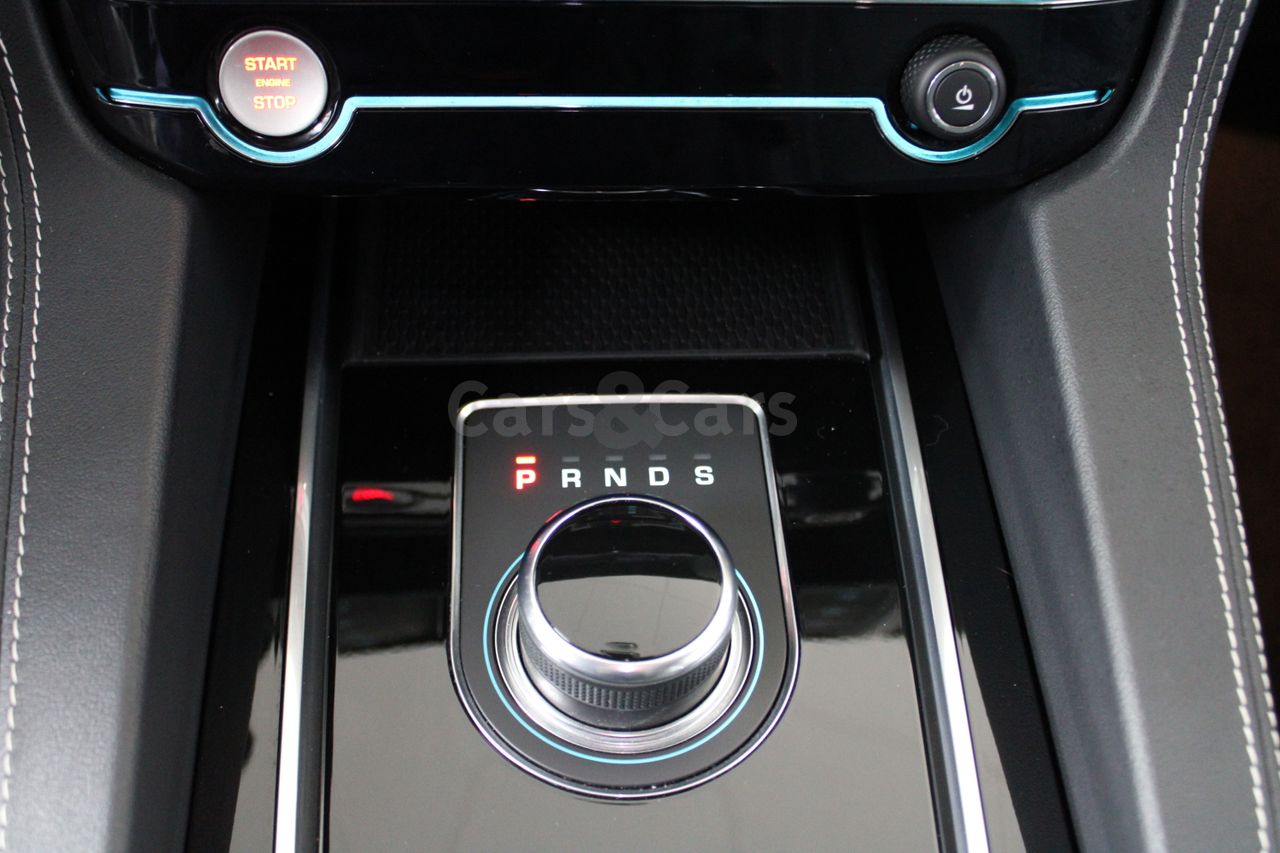 Foto 32 del anuncio Jaguar F-Pace 2.0 i4 R-Sport Aut. AWD - E 0012 KGV de segunda mano en Madrid