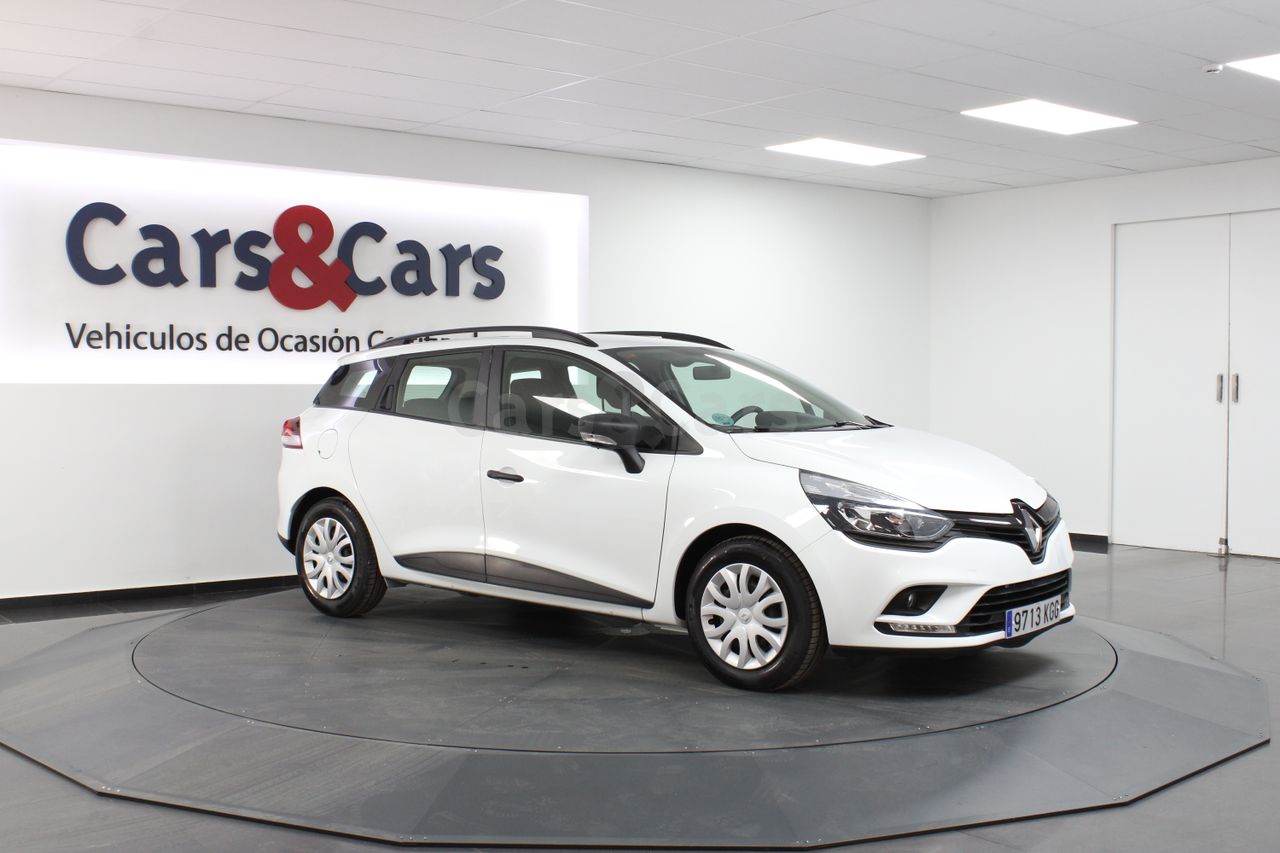 Foto 4 del anuncio Renault Clio S.Tourer 1.5dCi EBusiness - E 9713 KGG de segunda mano en Madrid