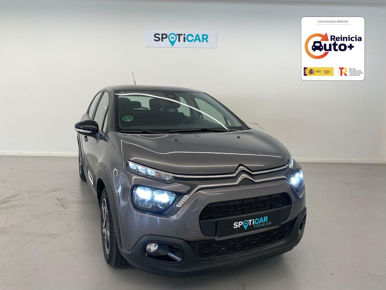 Neumaticos 305  de segunda mano - citroën c3 2024 /