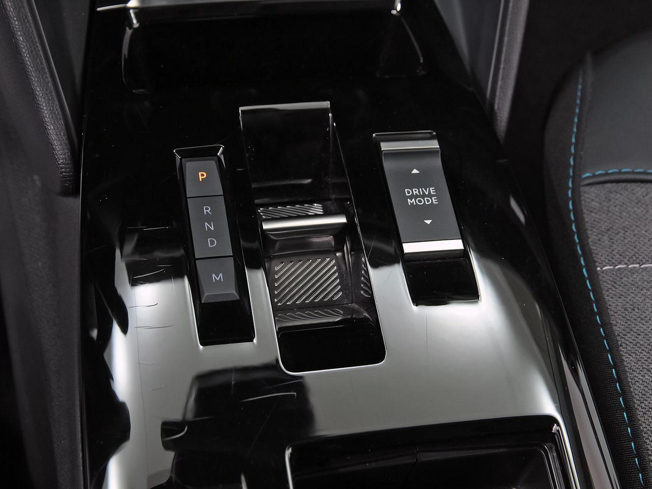 citroën c4 x 2024 / foto grande (3)