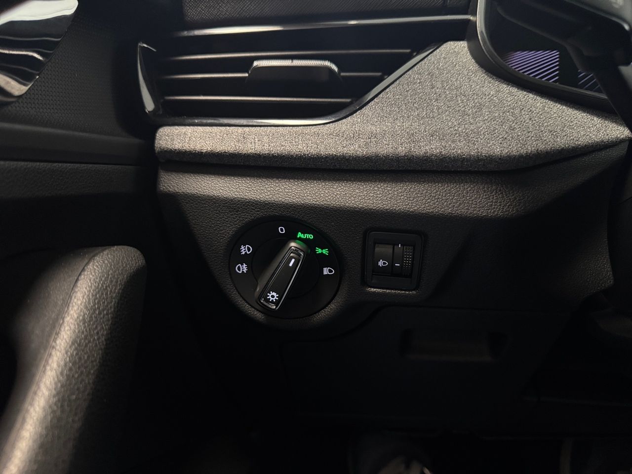 Skoda Kamiq 1.0 TSI 85kW (115CV) DSG SELECTION - foto 12