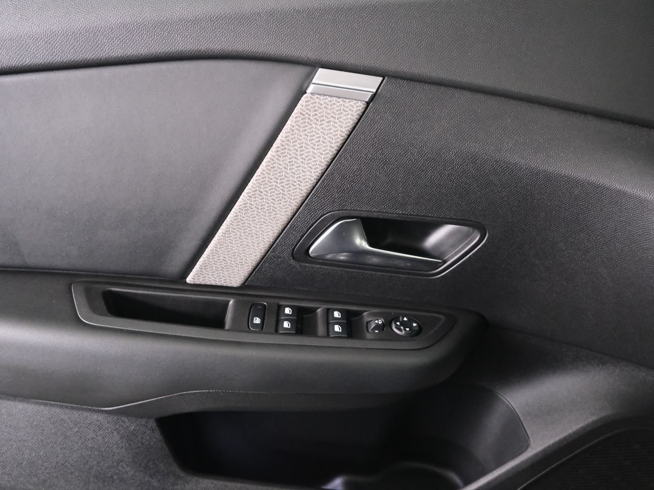 Citroën C4 PureTech 130 S&S 6v Shine - foto 21