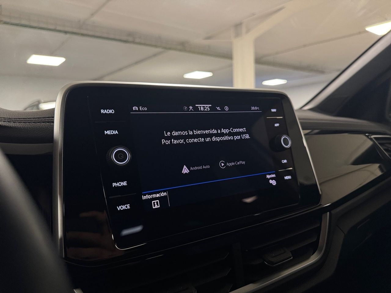 Volkswagen T-Roc R-Line 1.5 TSI 110kW (150CV) DSG - foto 16