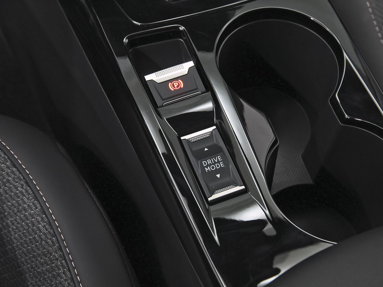 Peugeot 208 Allure HYBRID 100 eDCS6 - foto 32