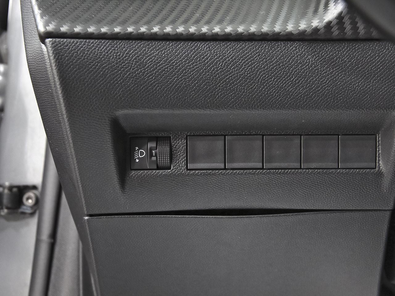 Peugeot 208 Allure HYBRID 100 eDCS6 - foto 13