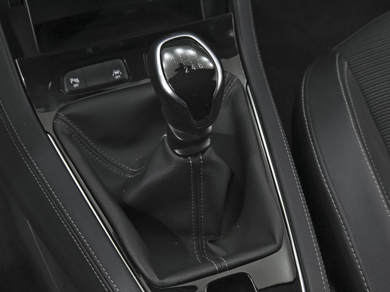 Opel Grandland 1.2 Turbo GS - foto 28