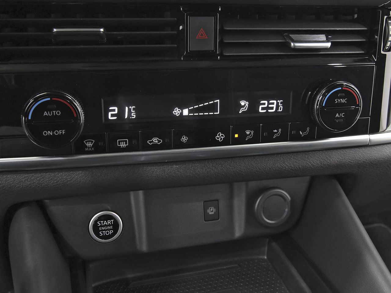 Nissan Qashqai DIG-T 116kW Xtronic N-Connecta - foto 29