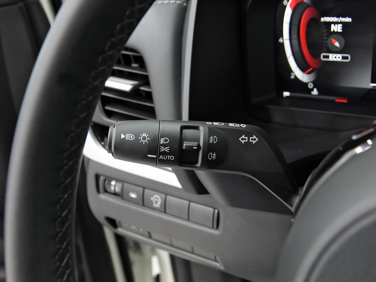 Nissan Qashqai DIG-T 116kW Xtronic N-Connecta - foto 15