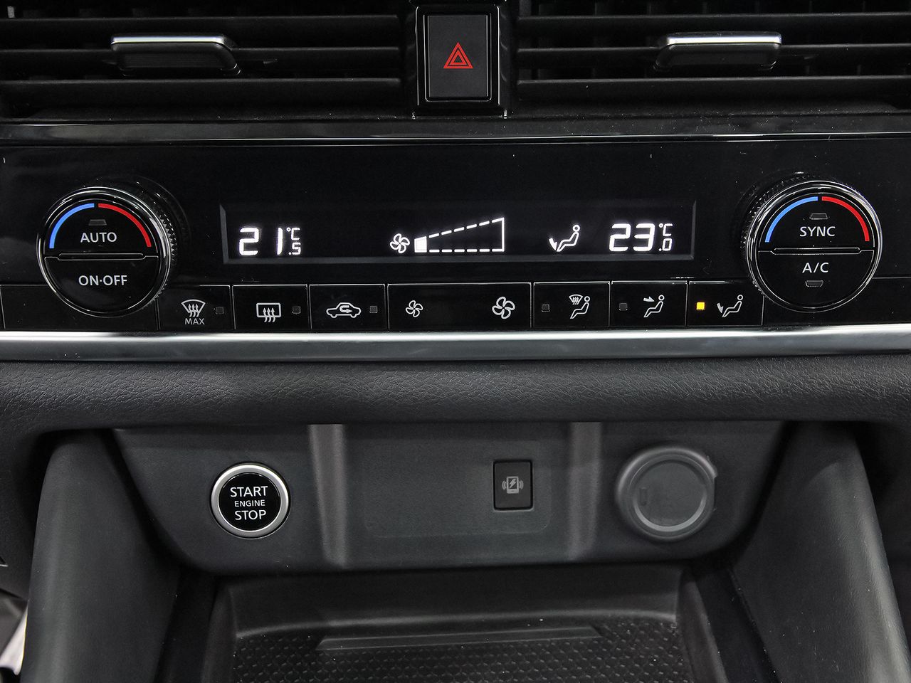 Nissan Qashqai DIG-T 116kW Xtronic N-Connecta - foto 30