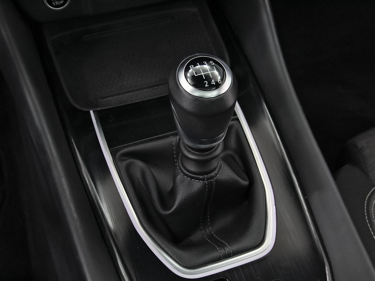 Nissan Qashqai DIG-T 103kW mHEV 4x2 Premiere Edition - foto 29