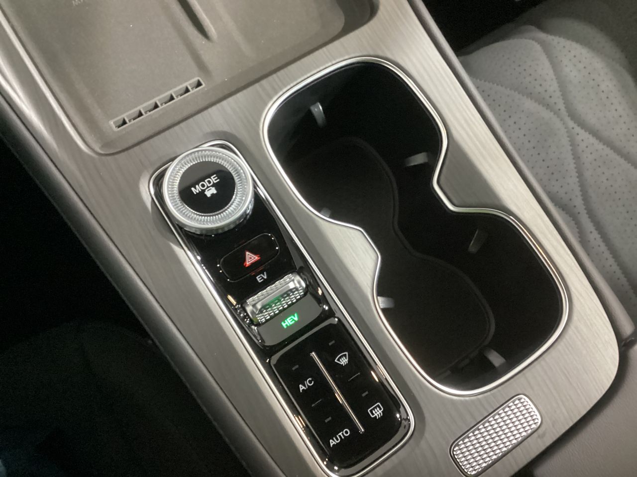 Ebro S800 1.5 TGDI PHEV Luxury E-CVT - foto 19