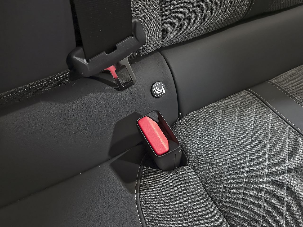 Peugeot 2008 Allure Puretech 100 S&S 6 Vel. MAN - foto 33