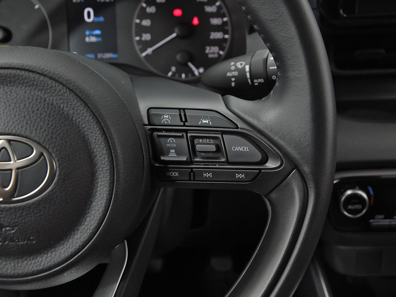 Toyota Yaris 1.5 120H Active Plus - foto 19