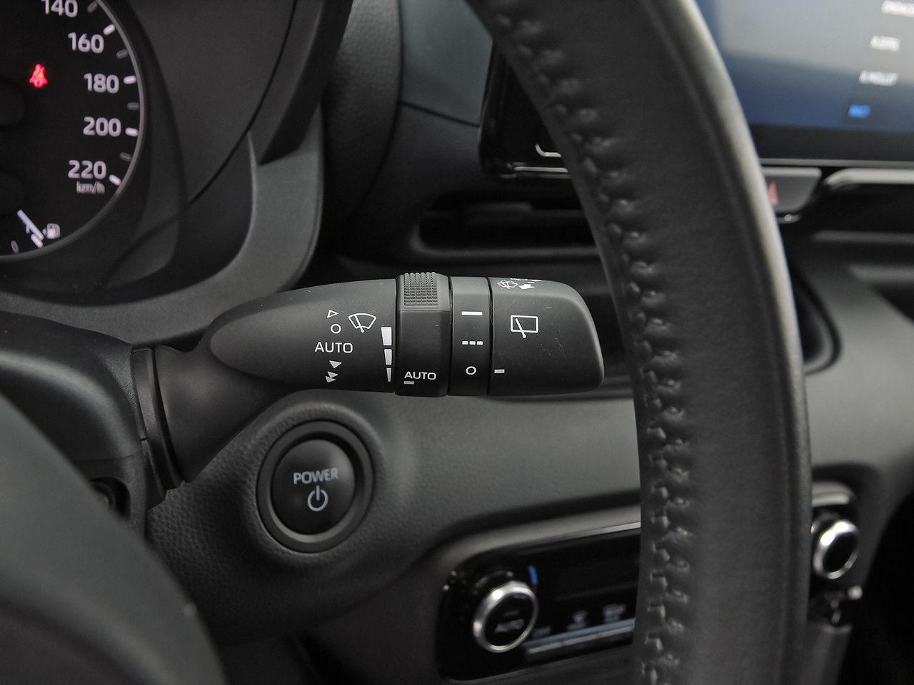 Toyota Yaris 1.5 120H Active Plus - foto 17