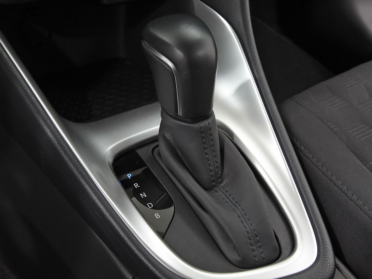 Toyota Yaris 1.5 120H Active Plus - foto 28