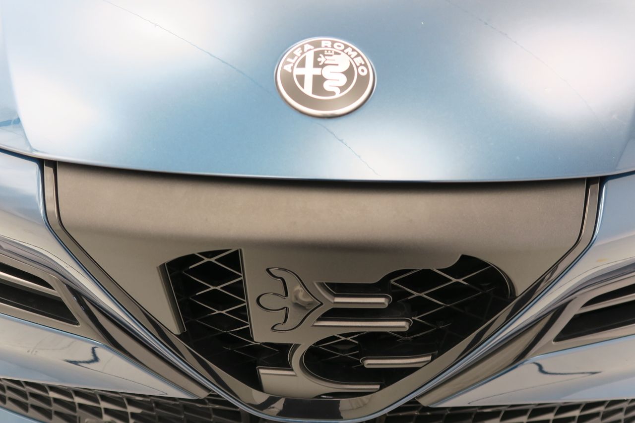 Alfa Romeo Junior Elettrica Speciale 115kW (156CV) - foto 22