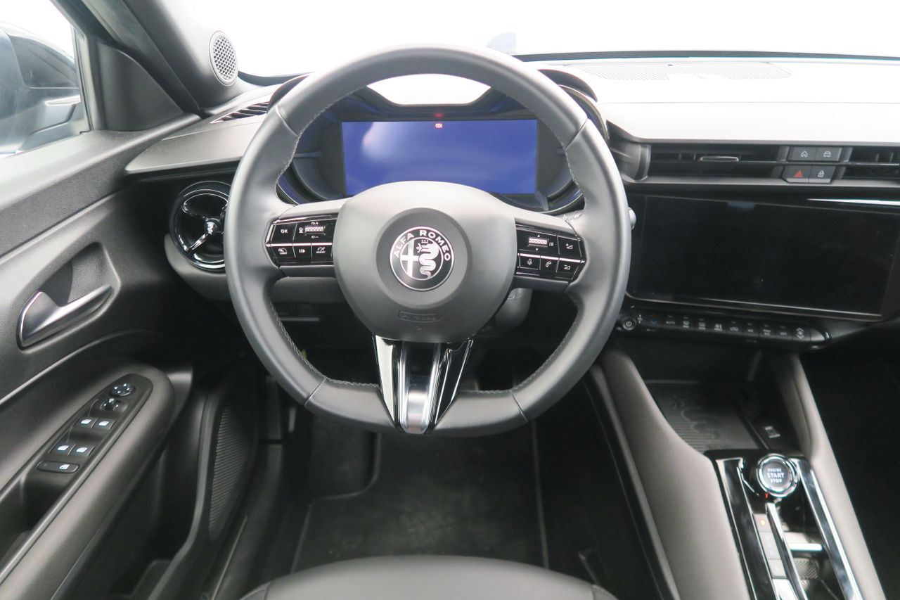 Alfa Romeo Junior Elettrica Speciale 115kW (156CV) - foto 15