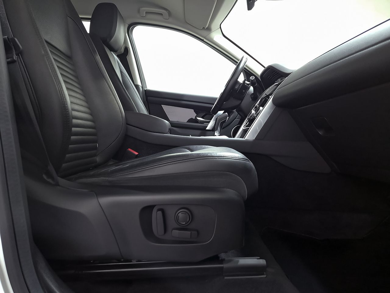 Land-Rover Discovery Sport 2.0D I4-L.Flw 150 PS AWD MHEV Aut - foto 11