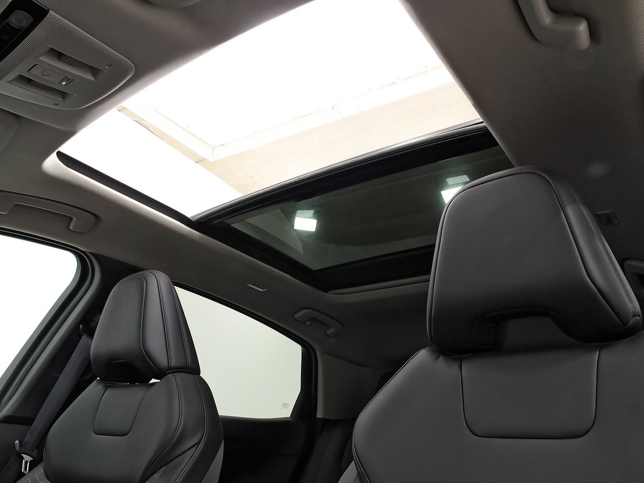 Nissan Ariya 5p 87 kWh e-4ORCE Advance CAR. 22kW + Te - foto 36