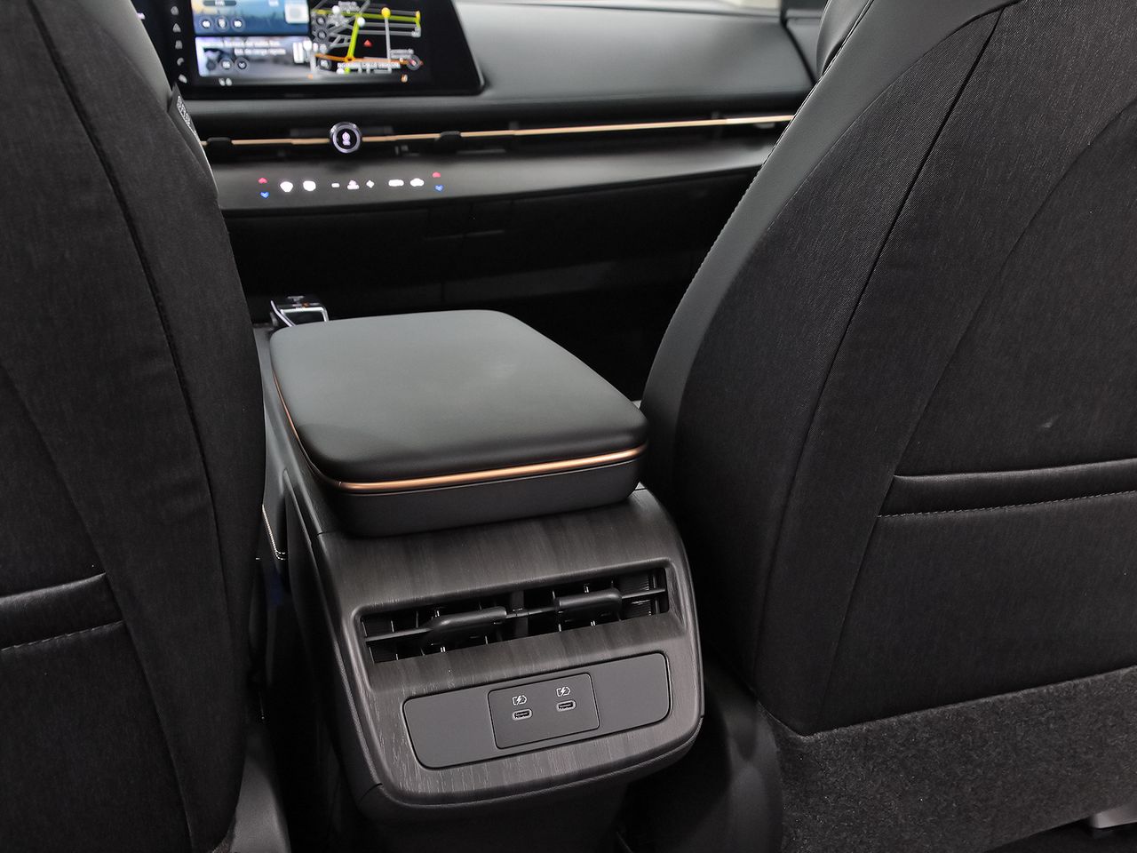 Nissan Ariya 5p 87 kWh e-4ORCE Advance CAR. 22kW + Te - foto 37