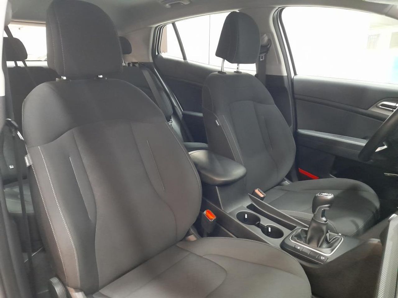 Kia Sportage 1.6 T-GDi 110kW (150CV) Concept 4x2 - foto 9