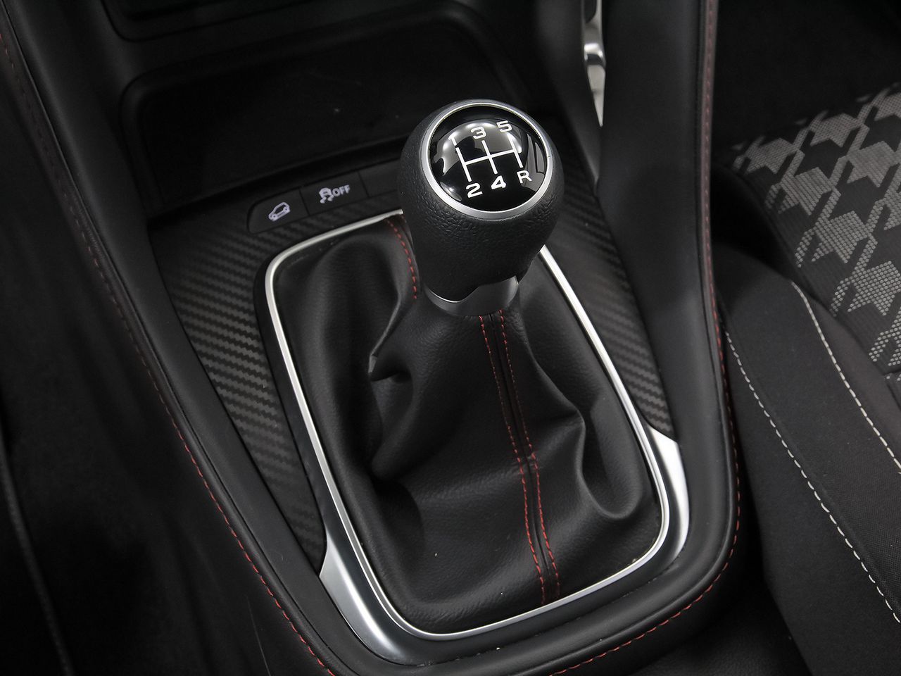 MG ZS 1.5 Luxury - foto 31