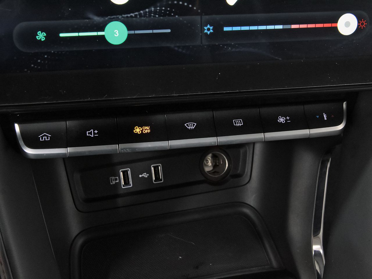 MG ZS 1.5 Luxury - foto 29