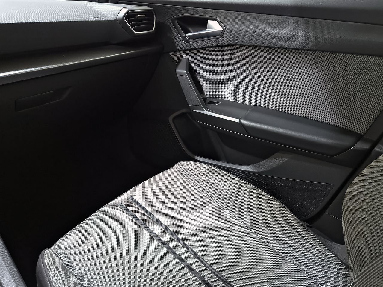 Seat Leon 2.0 TDI 85kW S&S Style Go - foto 32