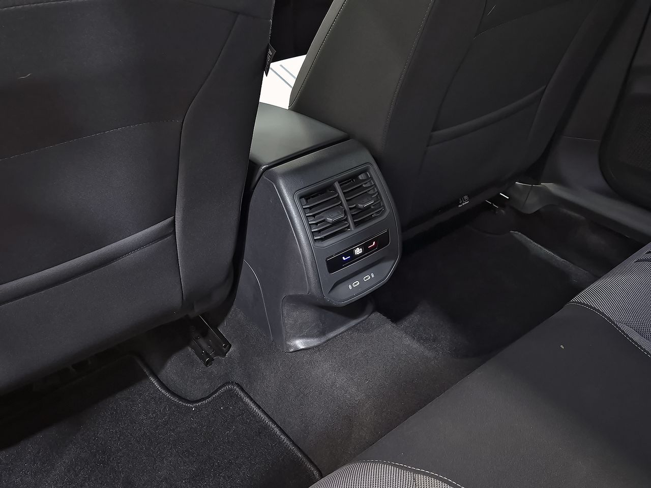 Seat Leon 2.0 TDI 85kW S&S Style Go - foto 34