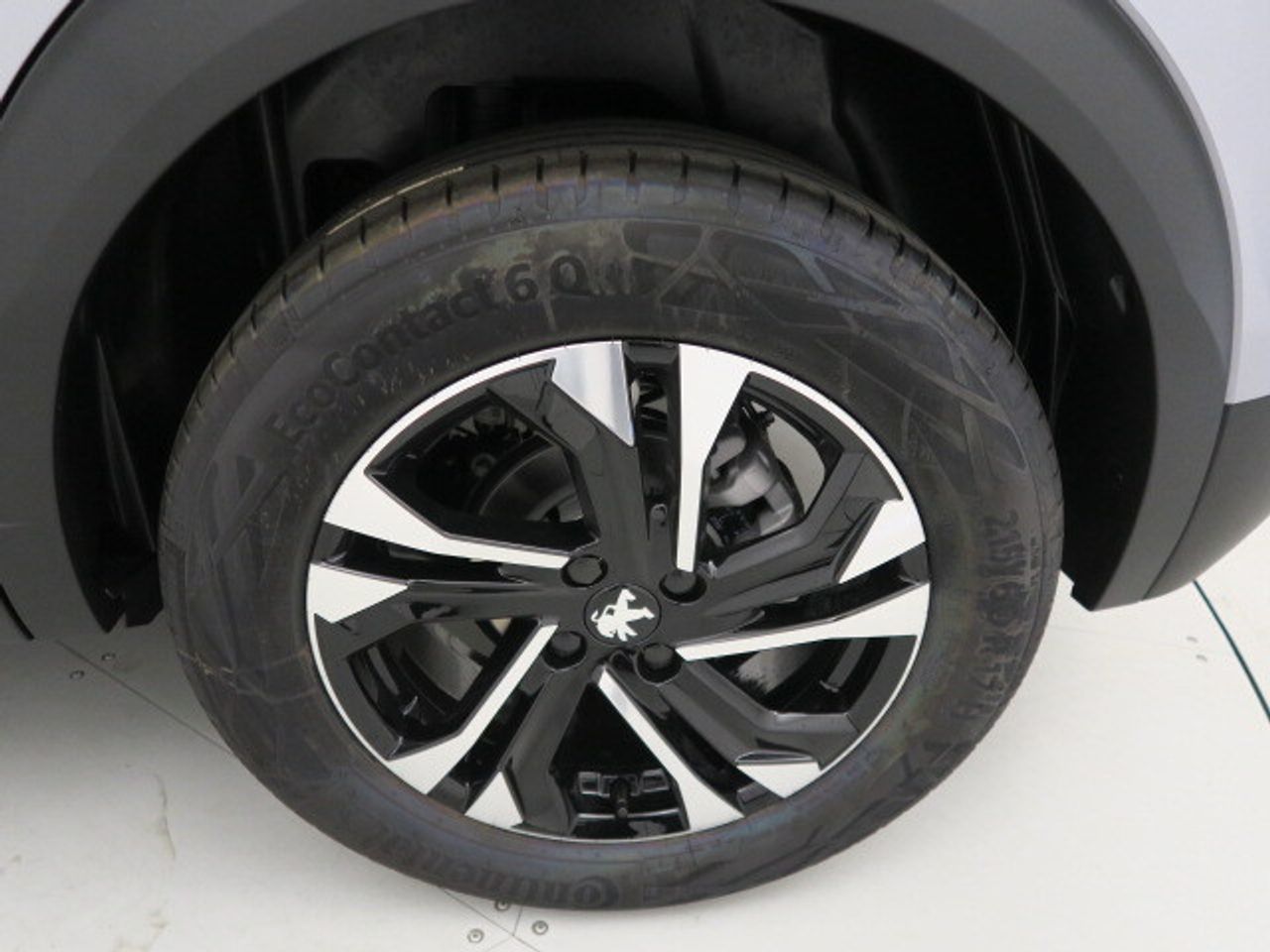 Peugeot 2008 Allure Puretech 130 S&S 6 Vel. MAN - foto 23