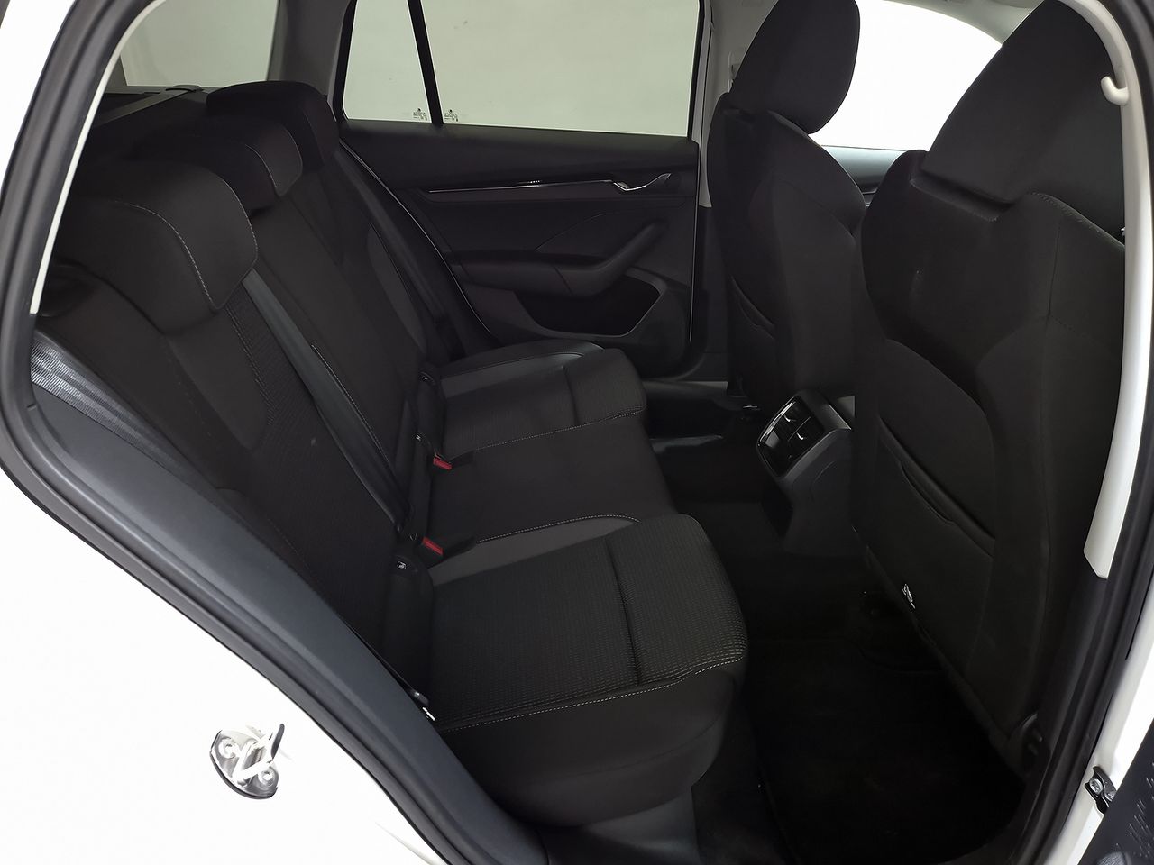 Skoda Octavia Combi 2.0 TDI 110kW DSG Ambition Plus - foto 8