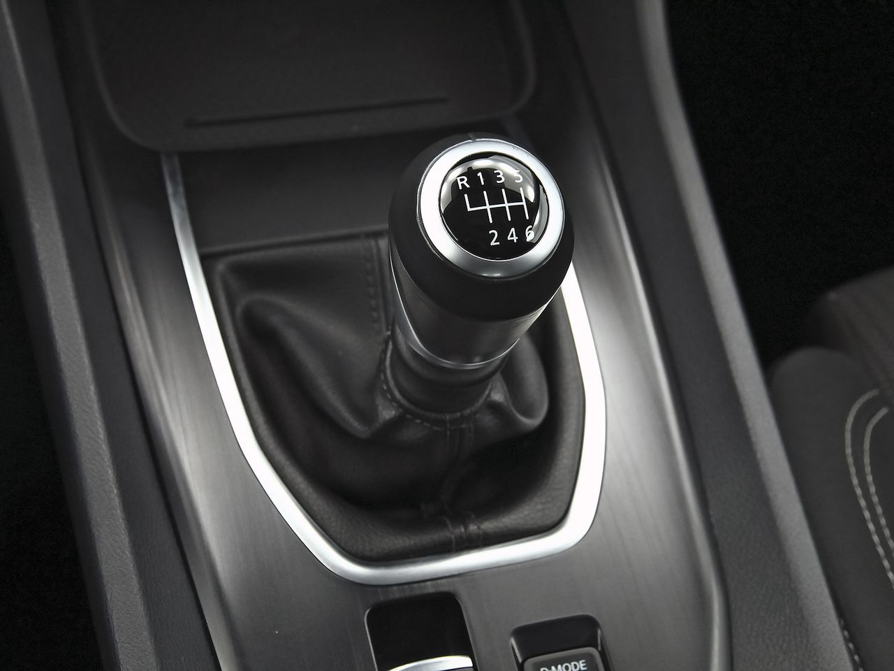 Nissan Qashqai DIG-T 103kW (140CV) mHEV 4x2 Acenta - foto 29