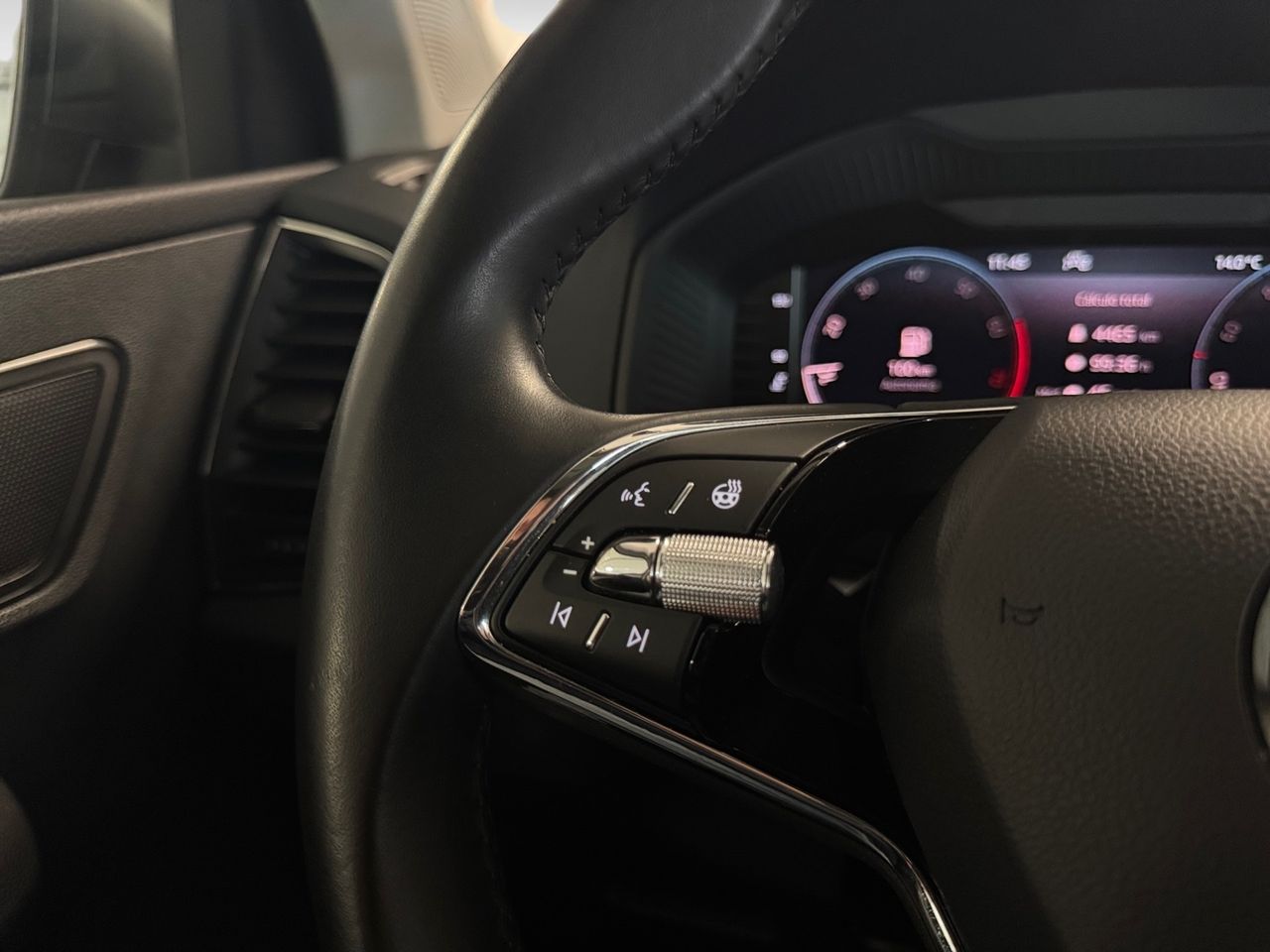 Skoda Karoq 1.0 TSI 81kW (110CV) Ambition - foto 9