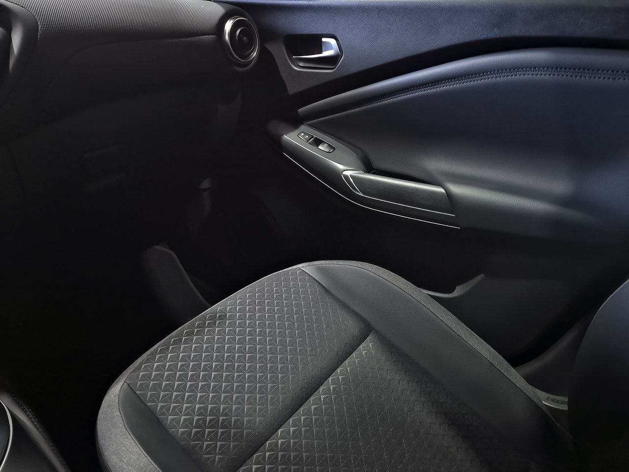 Nissan Juke DIG-T 84 kW (114 CV) 6M/T N-Connecta - foto 28