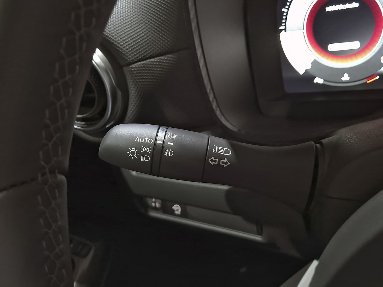 Nissan Juke DIG-T 84 kW (114 CV) 6M/T N-Connecta - foto 14