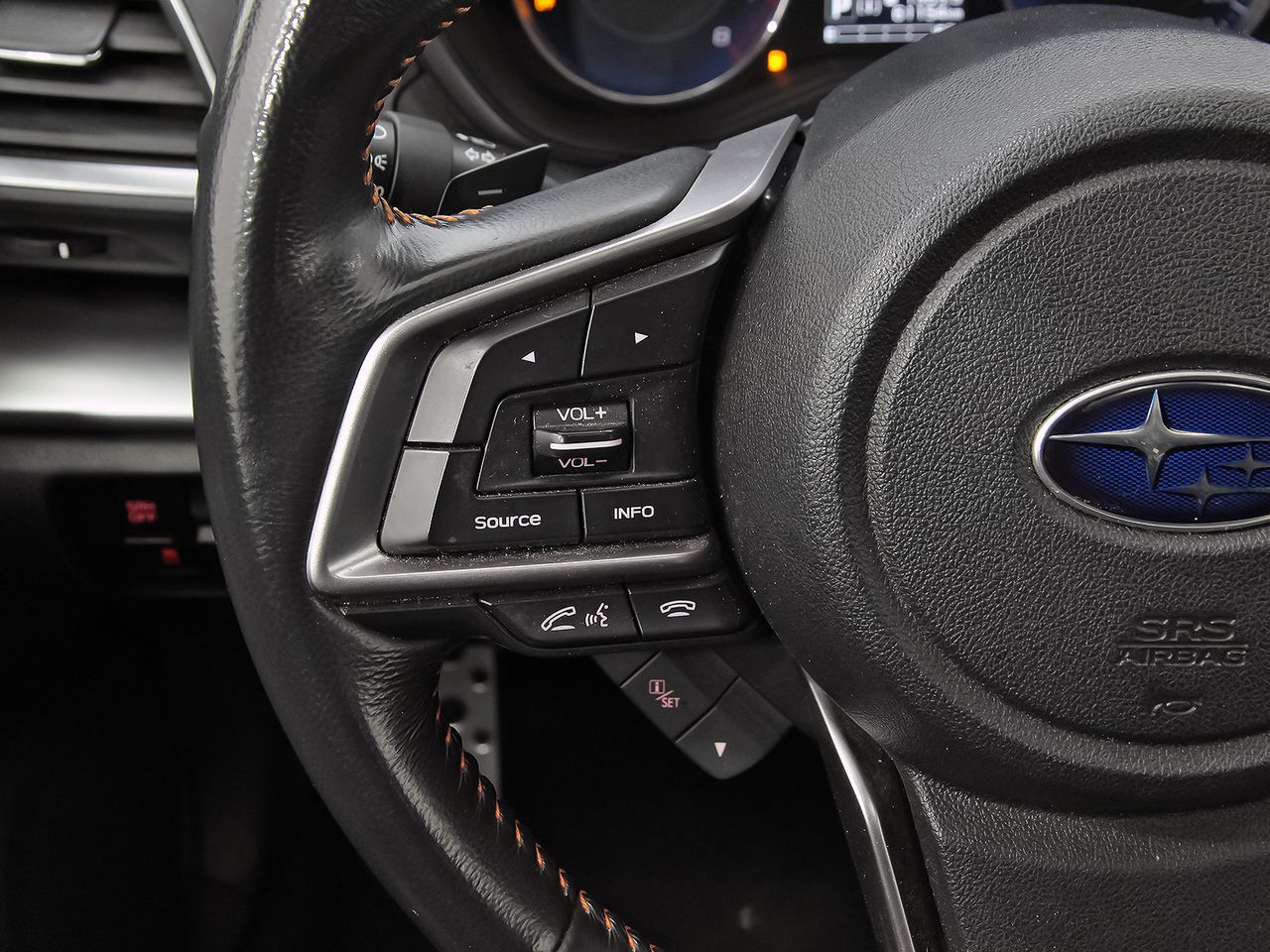 Subaru XV 2.0i Hybrid CVT Executive Plus - foto 19