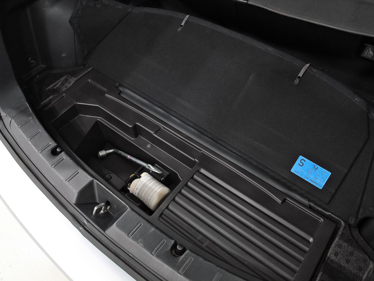 Subaru XV 2.0i Hybrid CVT Executive Plus - foto 38