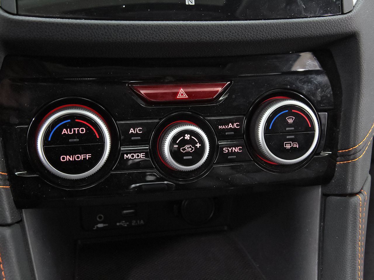 Subaru XV 2.0i Hybrid CVT Executive Plus - foto 32